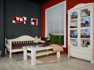 Гостиная белая - диван F3, стол журнальный Брамминг, шкаф книжный Айно